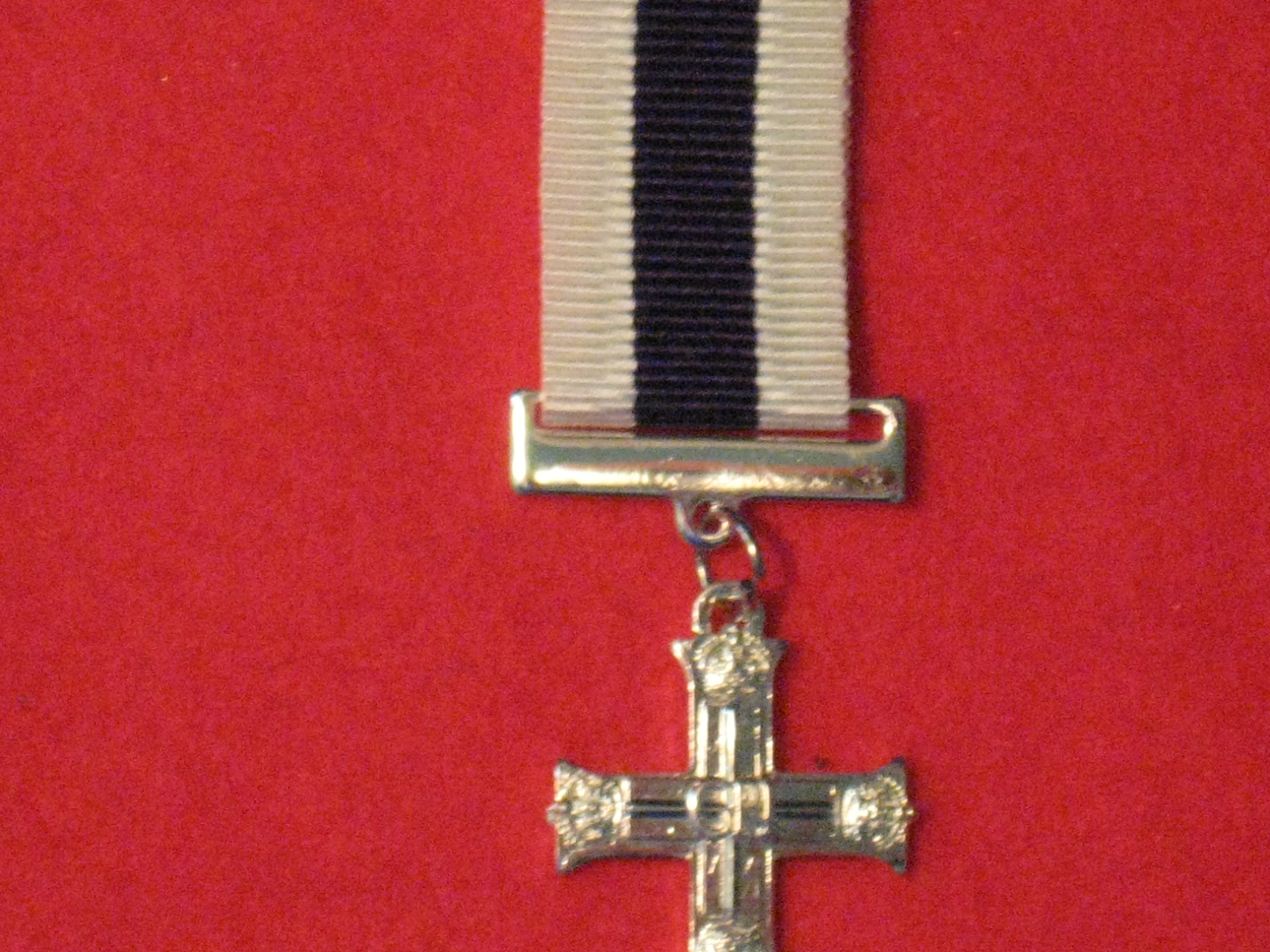 military cross ribbon