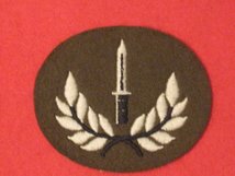 NUMBER 2 DRESS FAD INFANTRY TRAINED BADGE
