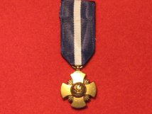 MINIATURE USA UNITED STATES OF AMERICA NAVY CROSS MEDAL