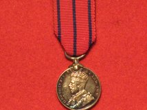 MINIATURE CORONATION MEDAL 1911 COUNTY AND BOROUGH POLICE CONTEMPORARY MEDAL