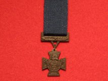 MINIATURE VICTORIA CROSS MEDAL VC WITH ROYAL NAVY RIBBON - Hill ...