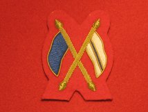 NUMBER 1 DRESS CROSSED FLAGS SIGNALLER GOLD ON SCARLET